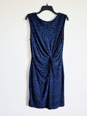 Chaus Navy and Black Twist-Detail Sheath Dress